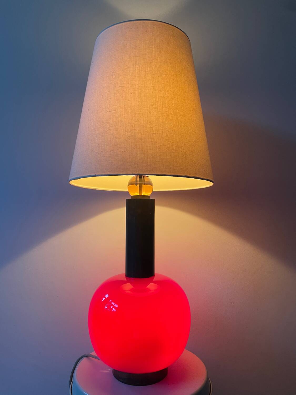 Lampadaire unique en verre de Murano. Design années 60.