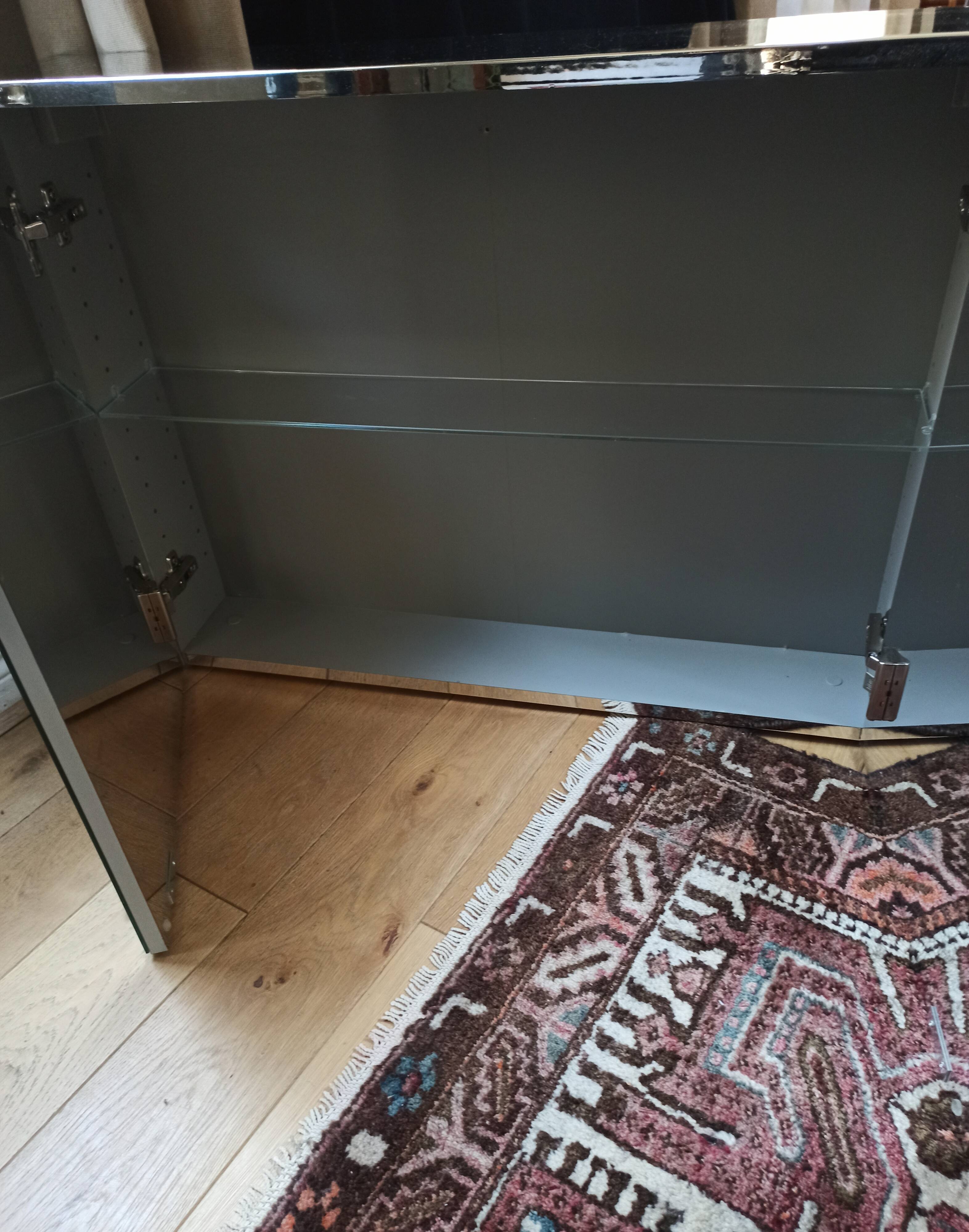 Bathroom mirror cabinet