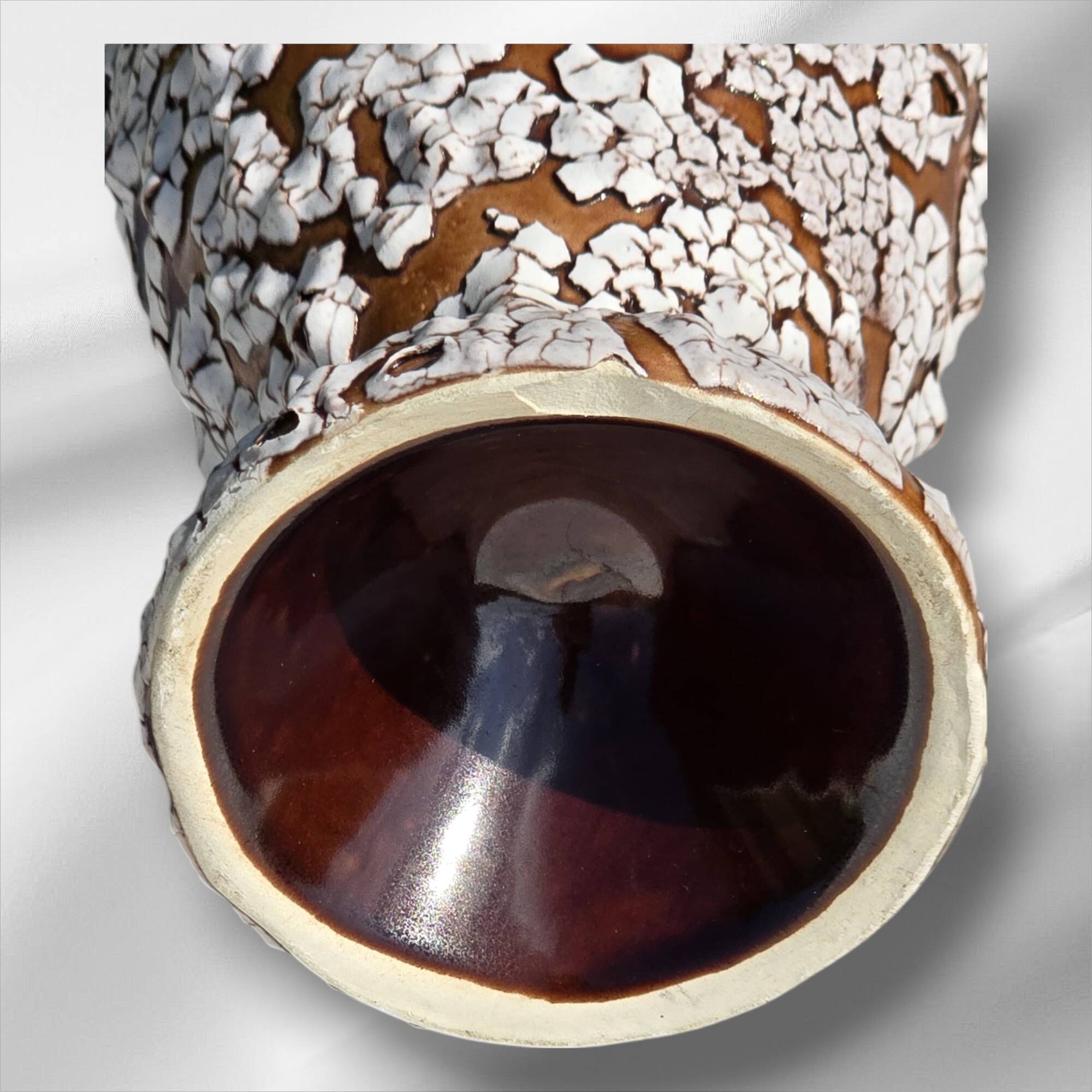 Vase amphore en écume de mer, France