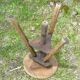 Tabouret tripode réglable à vis