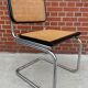 Chaise en chrome et noir
