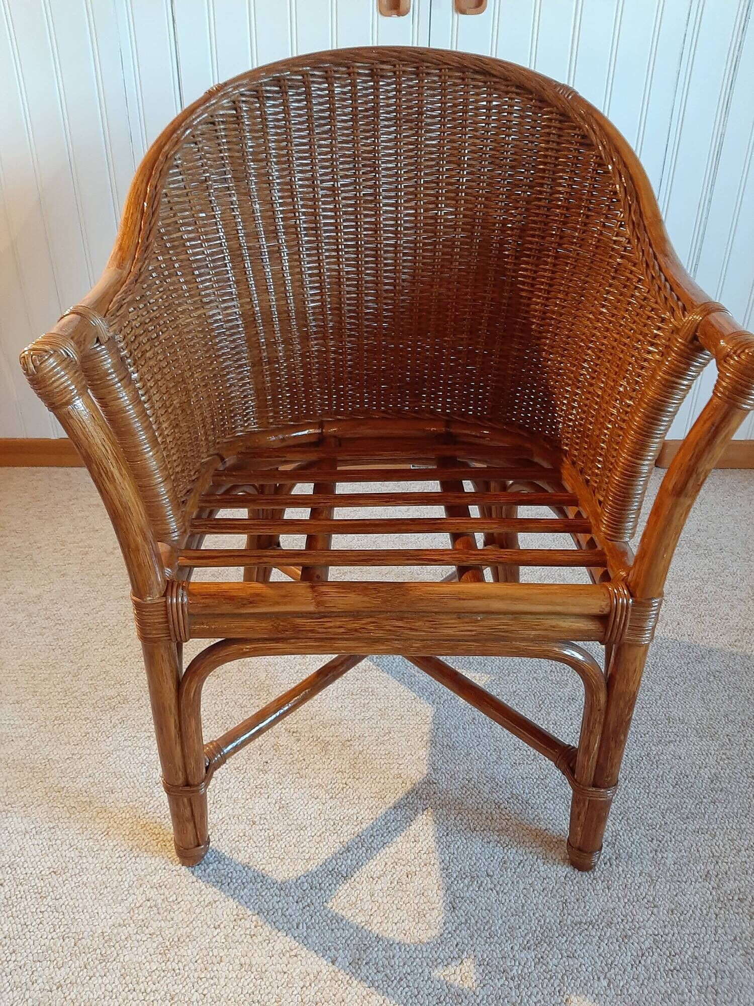 Set of 2 armchairs in adult varnished woven rattan