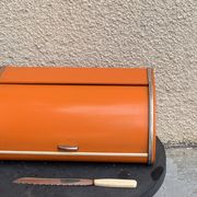 Bread box orange metal and its vintage knife 1970