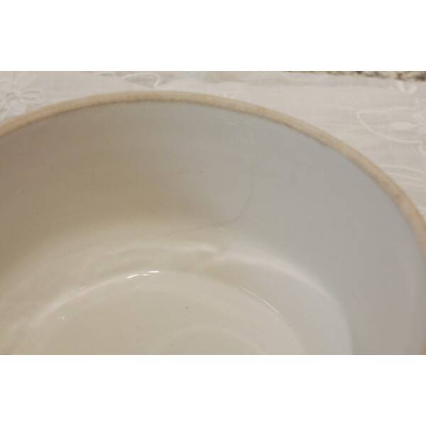 Small soup tureen, covered pot, in Saint Uze earthenware, early 20th century.