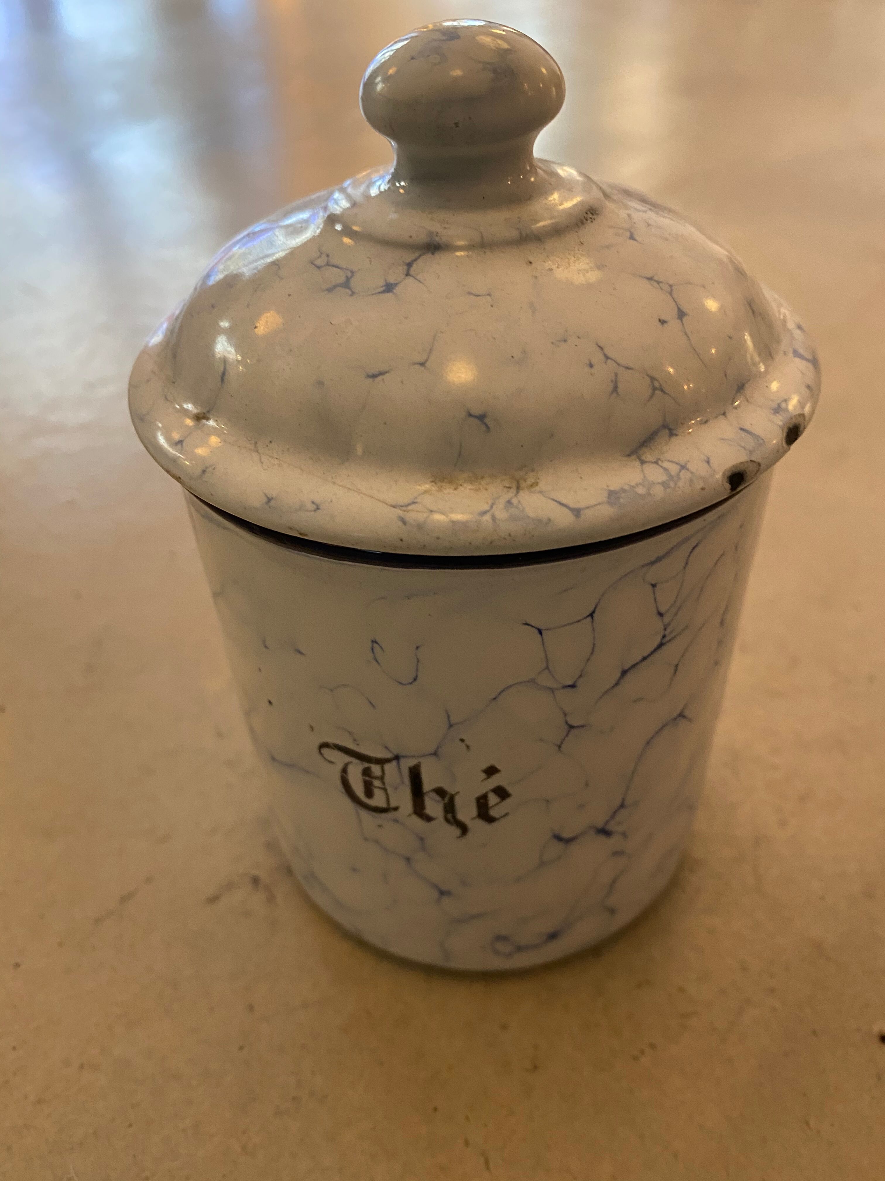 Ensemble de pots de cuisine en tôle