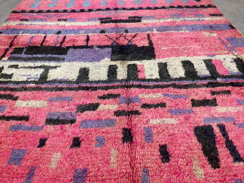 Moroccan pink wool rug 300cm x 150cm