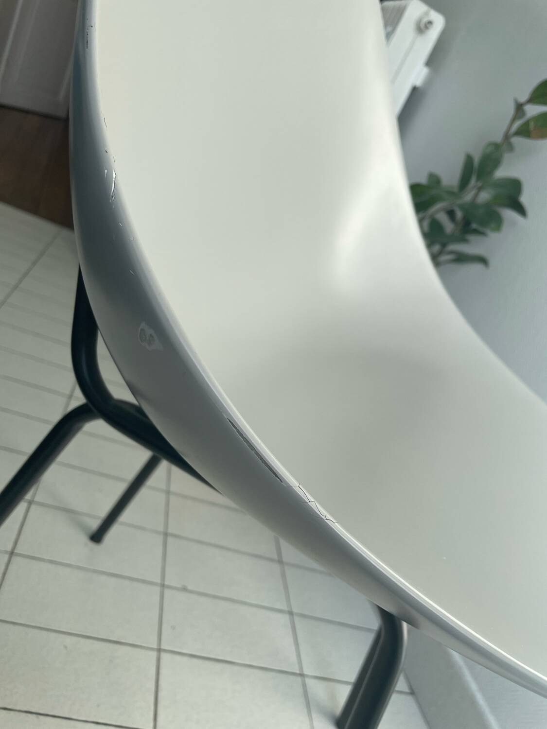 Pierre Guariche shell model chair