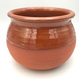 Matt and glazed round earthenware pot