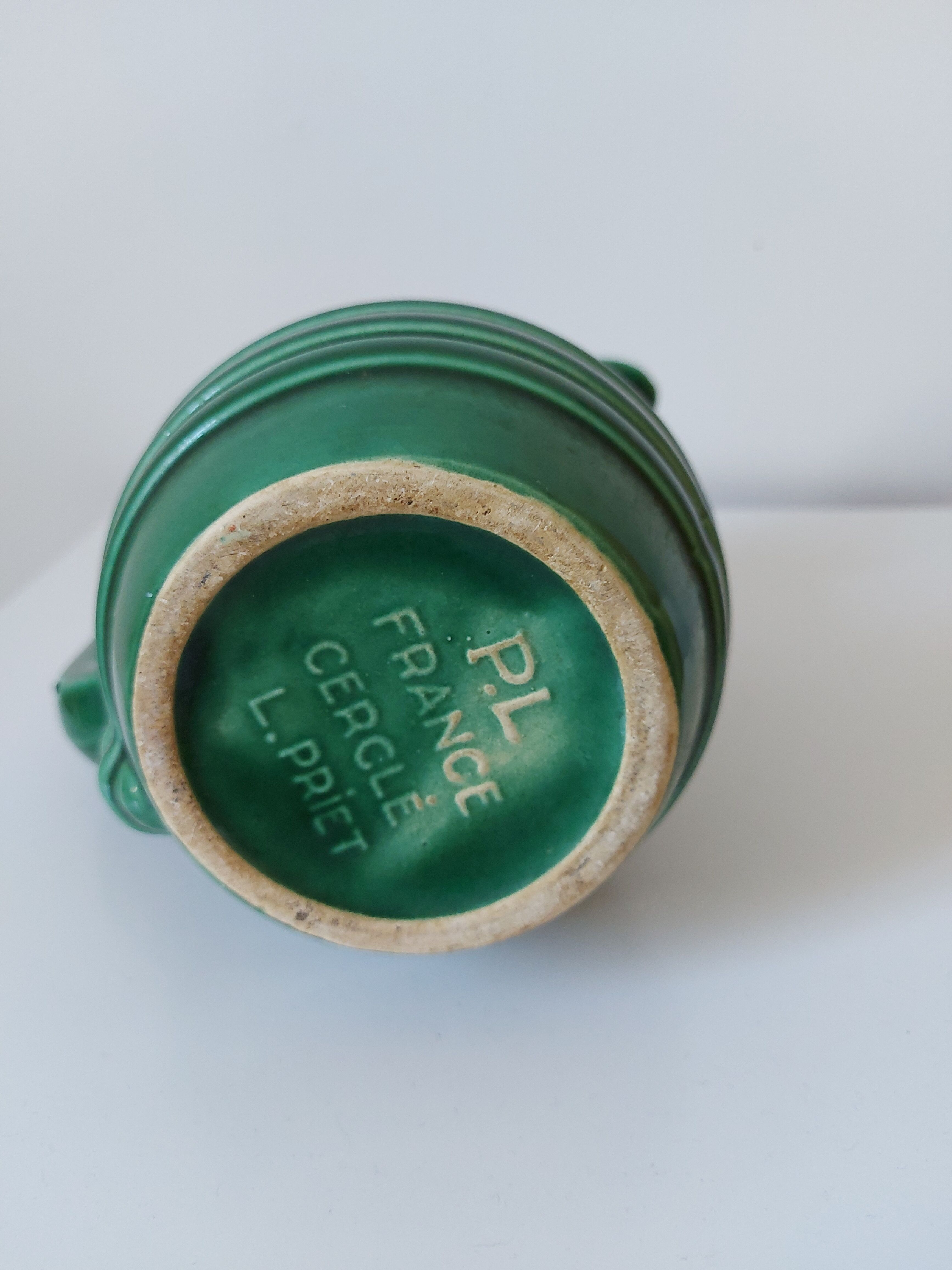 Pitcher priet circled