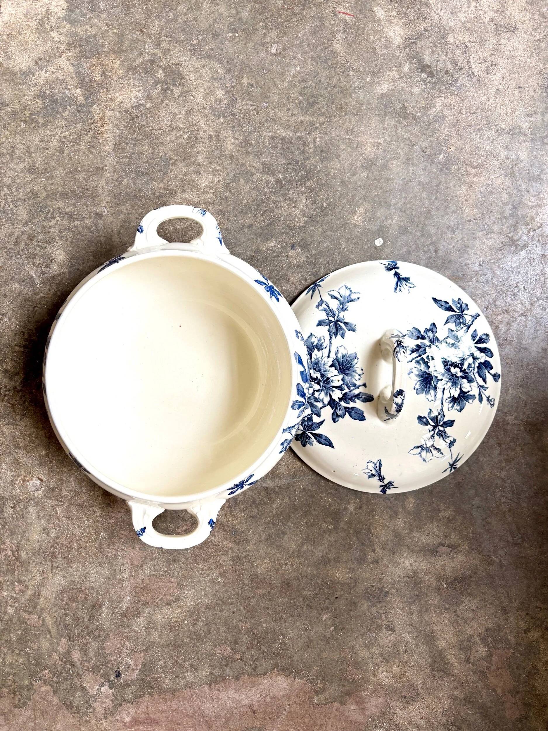 Lunéville blue ironstone tureen, "Azaléa" service