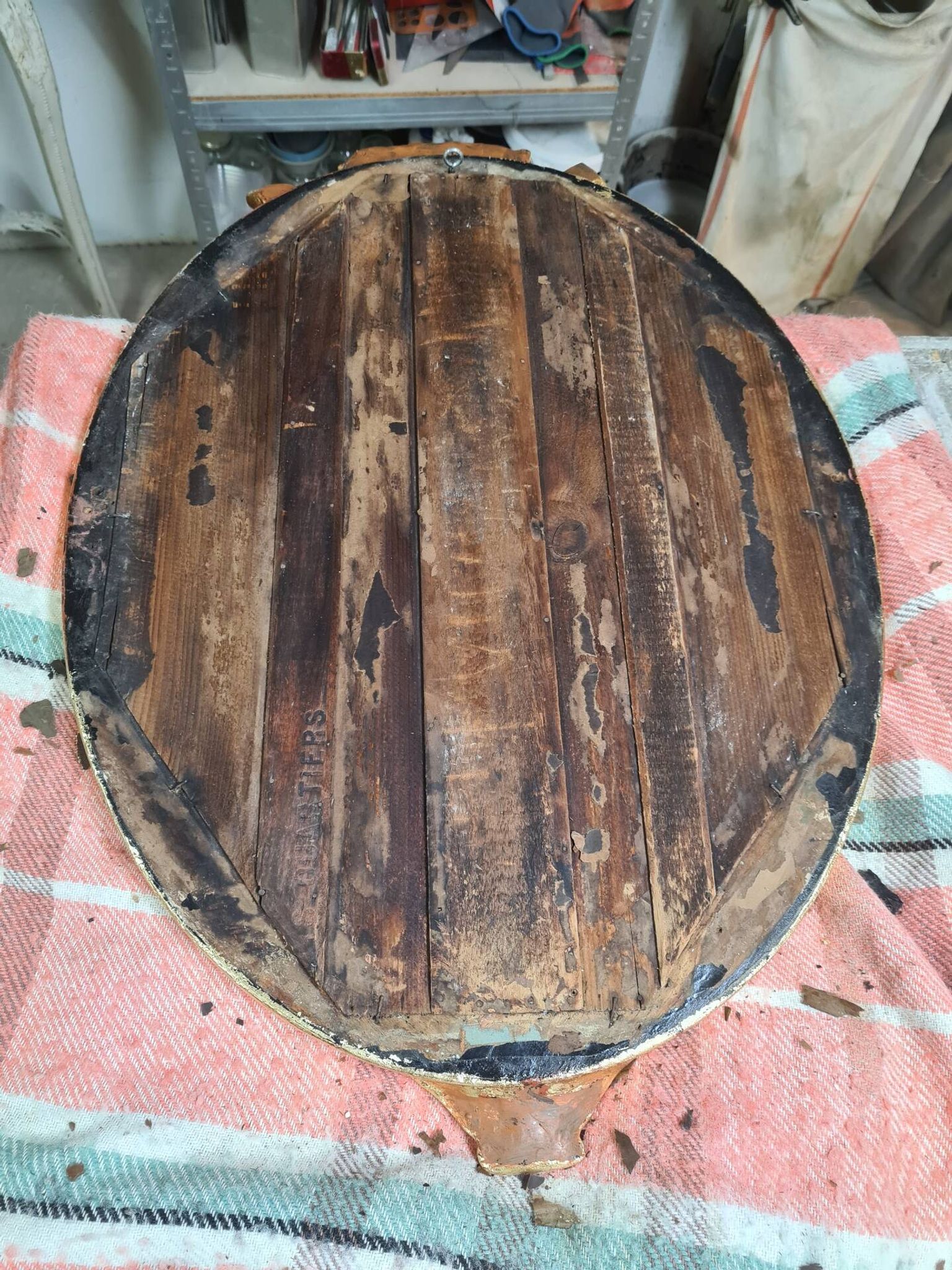 Miroir ovale doré, XIXe siècle