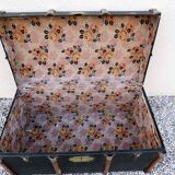 Old trunk of travel time 1900