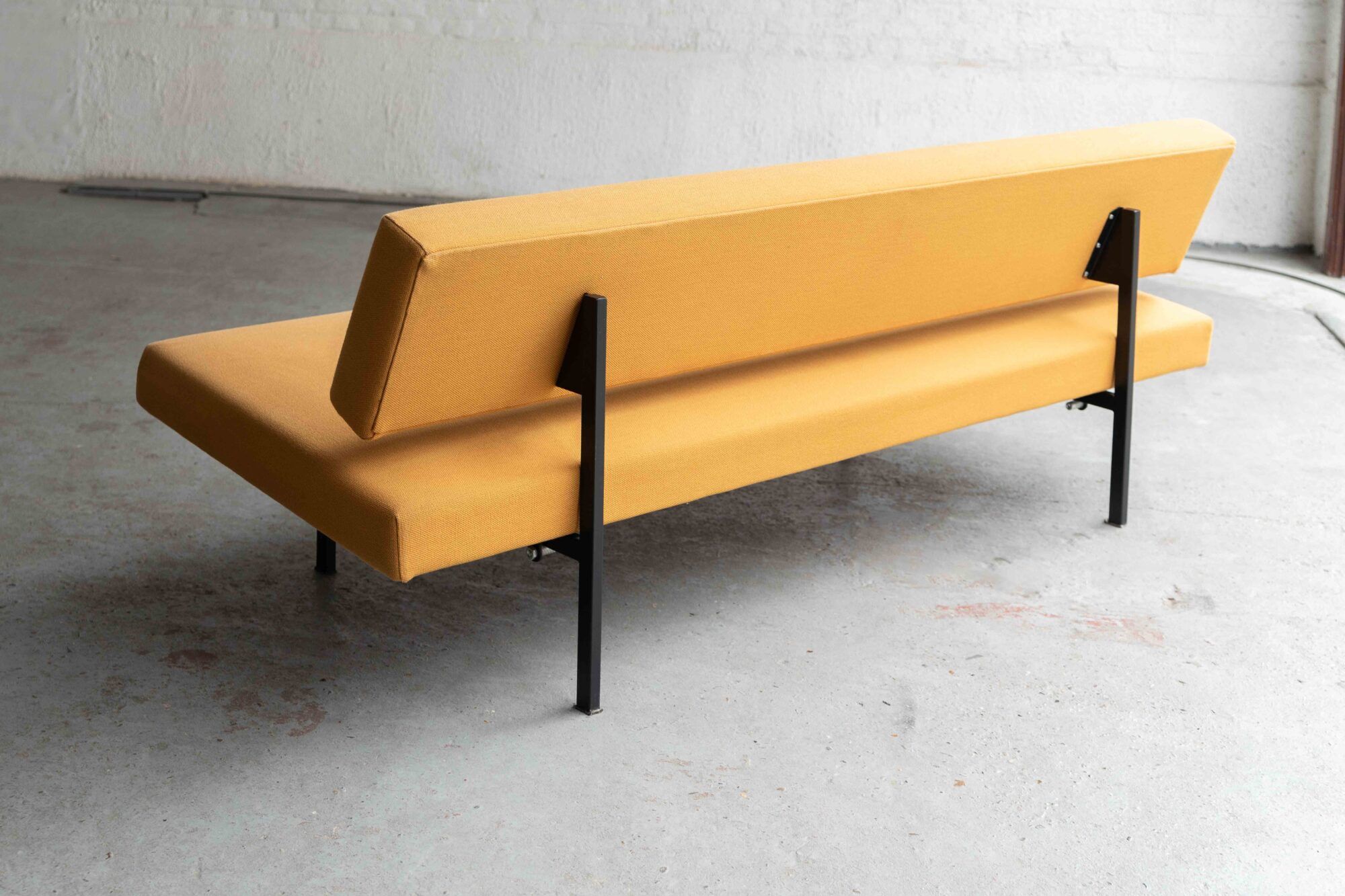 3-seater sofa / daybed by Gijs Van der Sluis