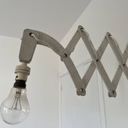 Scandinavian "accordion" or "scissors" wall light in white lacquered wood from the 60s and 70s