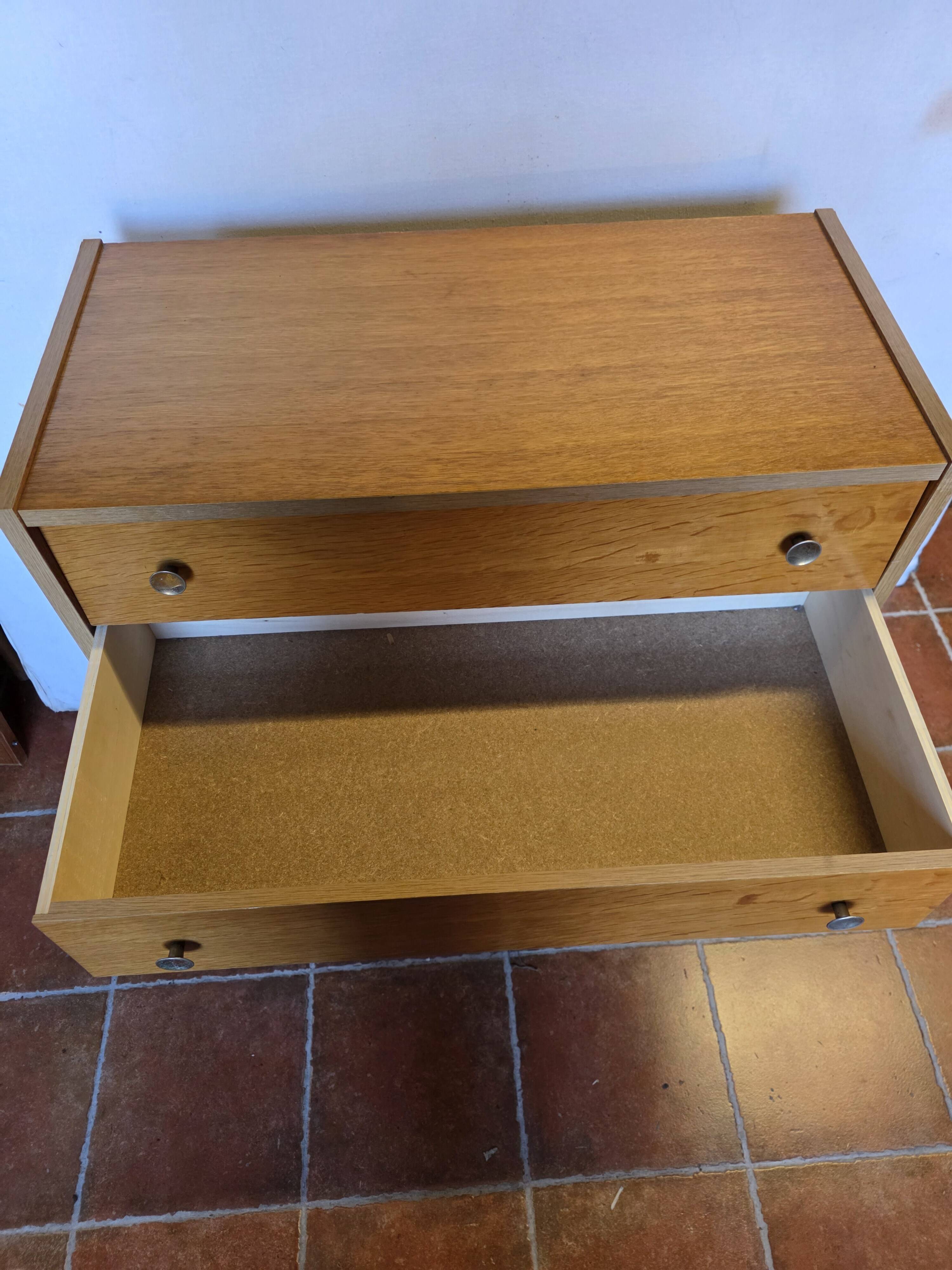 Vintage oak chest of drawers from the 1960s (4 drawers)