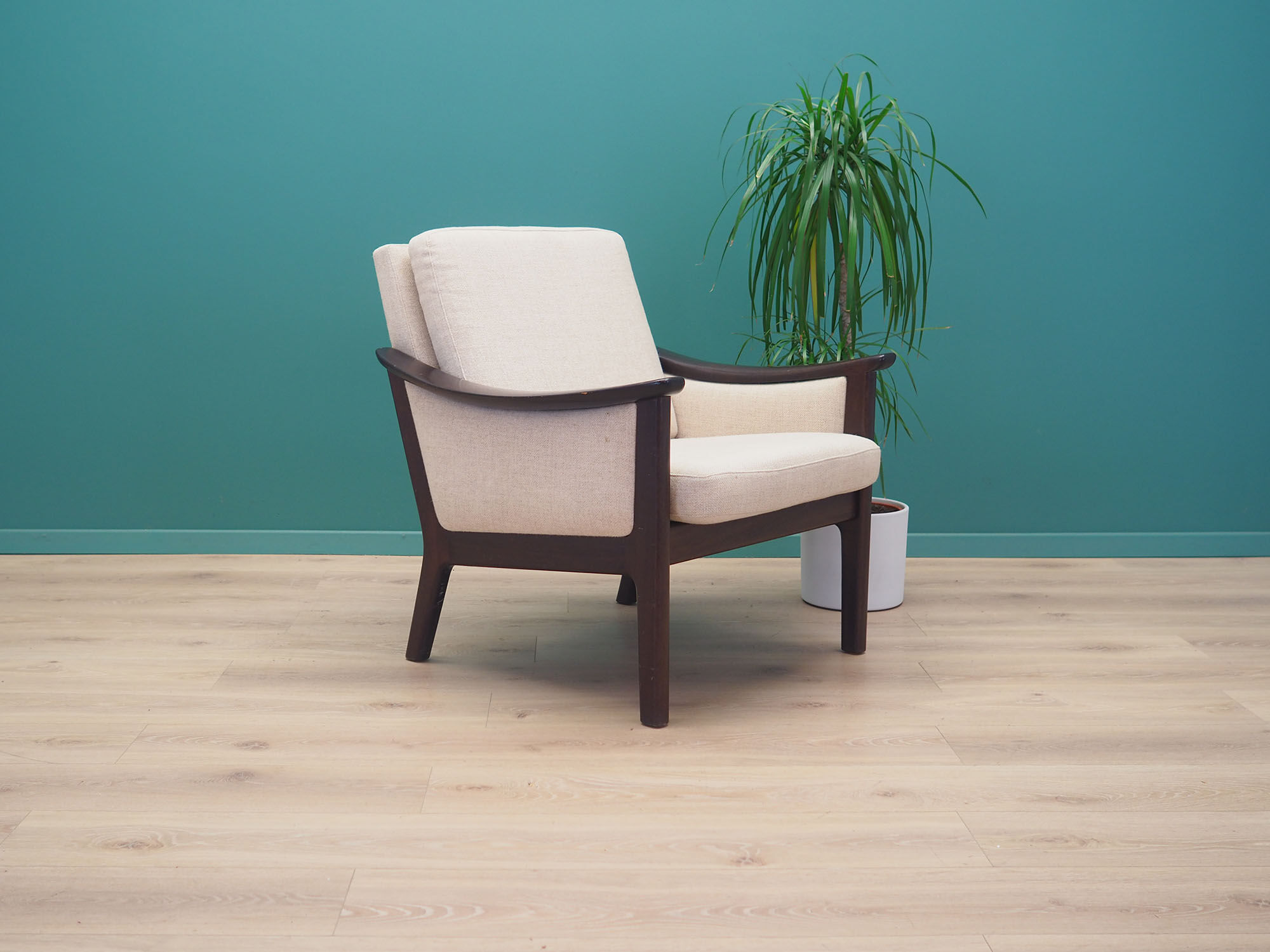 Fauteuil beige, années 1970, design danois, fabriqué au Danemark