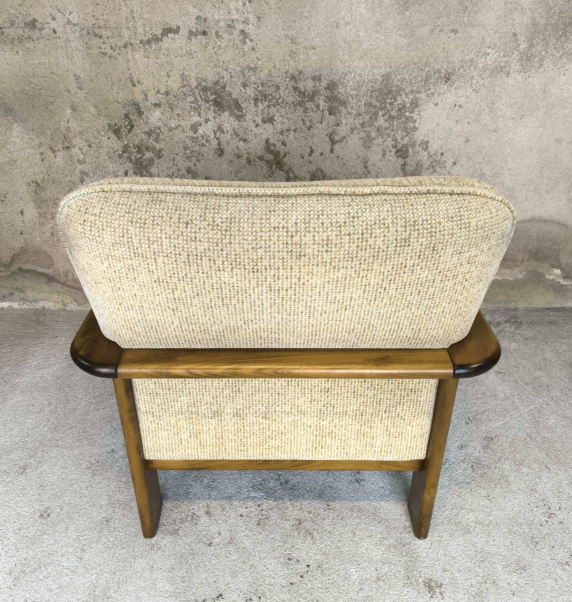Fauteuil vintage en bois et laine