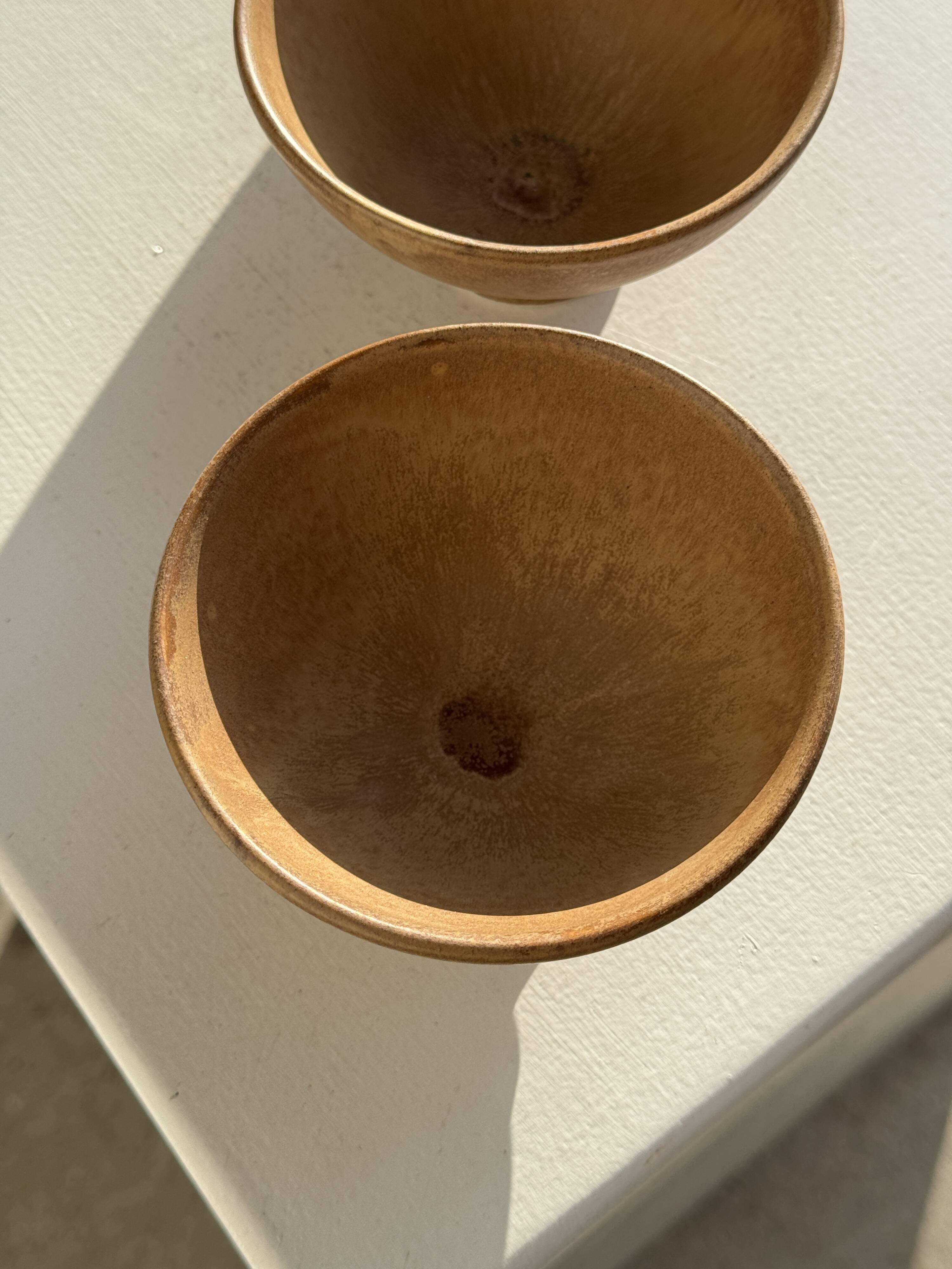 Set of 3 vintage mini bowls on foot, stoneware on pedestal H9 D10.