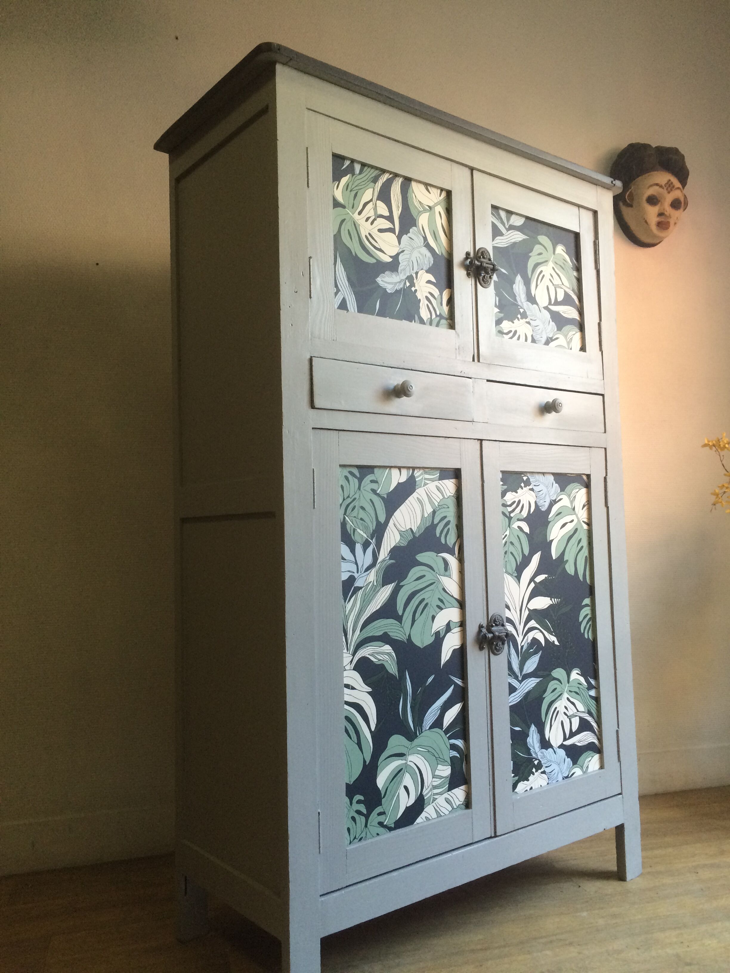 Armoire parisienne vintage palmier