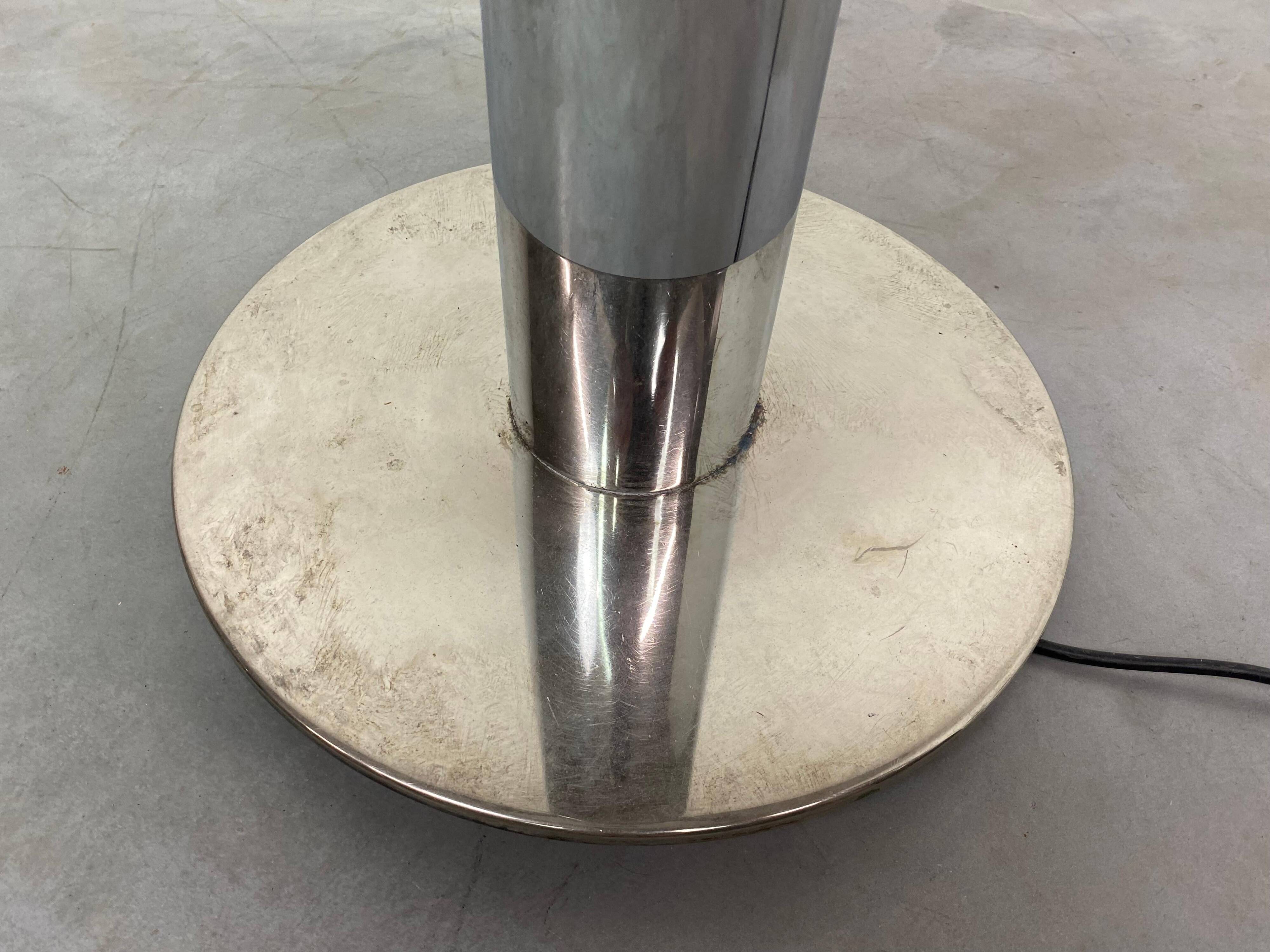 Lampadaire moderne du milieu du siècle