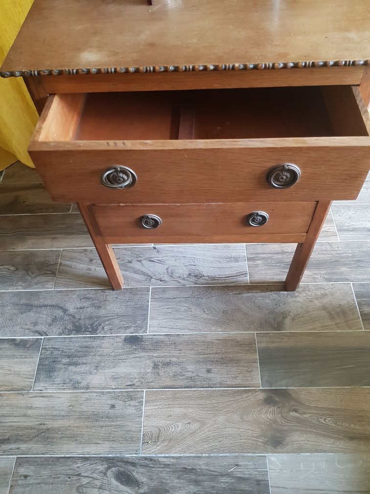 Victorian-era hairdresser