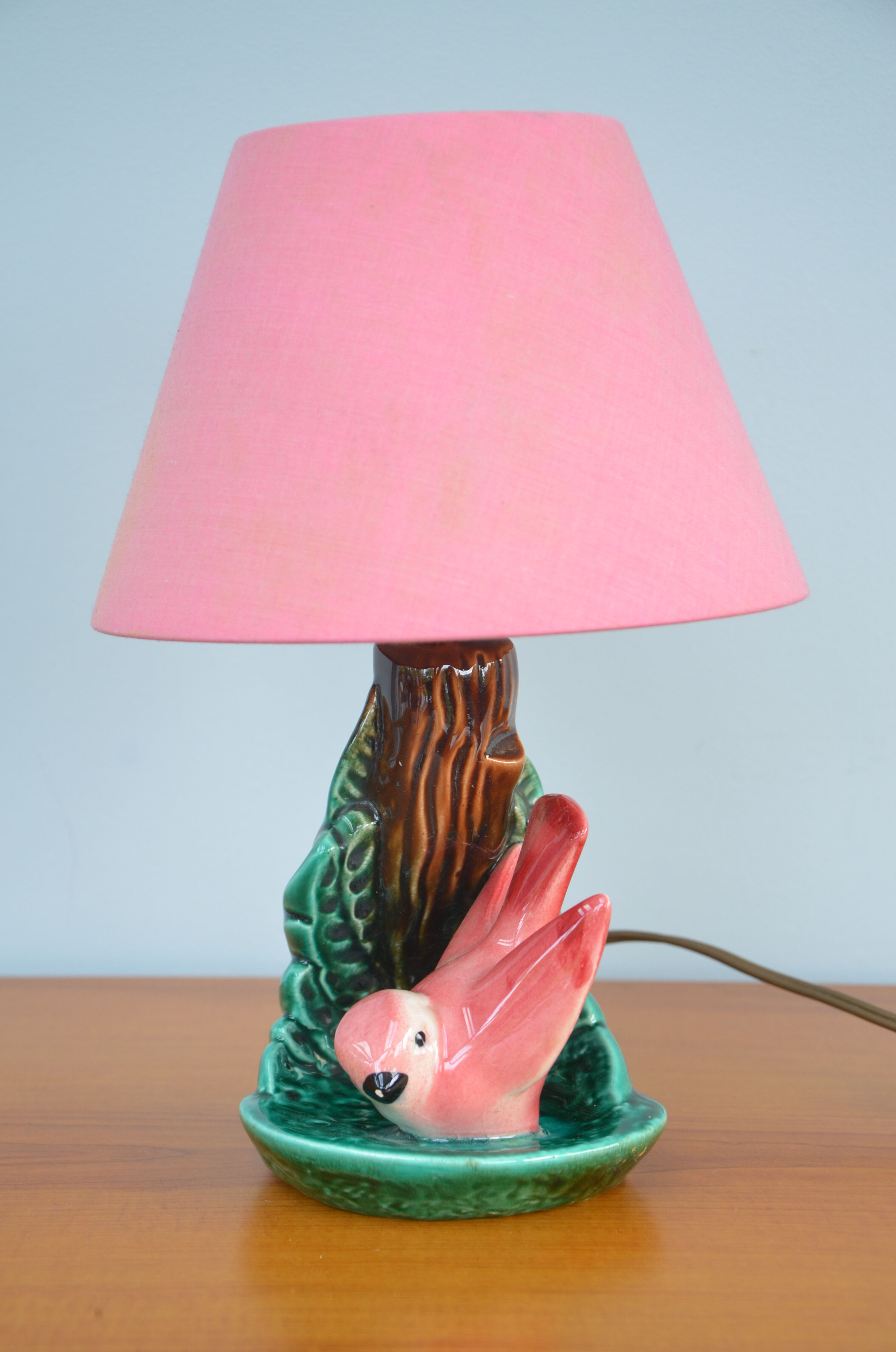 Barbtine lamp with little pink bird
