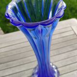 Grand vase bleu en cristal