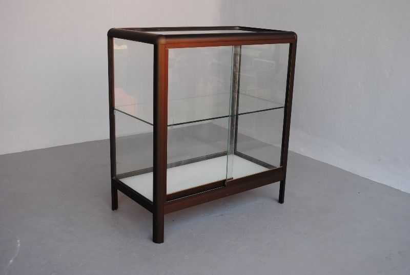 Modern showcase in Brown aluminum profiles