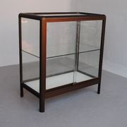 Modern showcase in Brown aluminum profiles