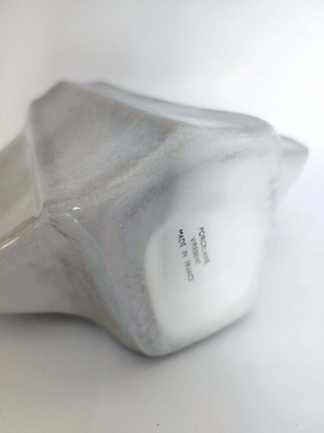 Virebent ceramic vase