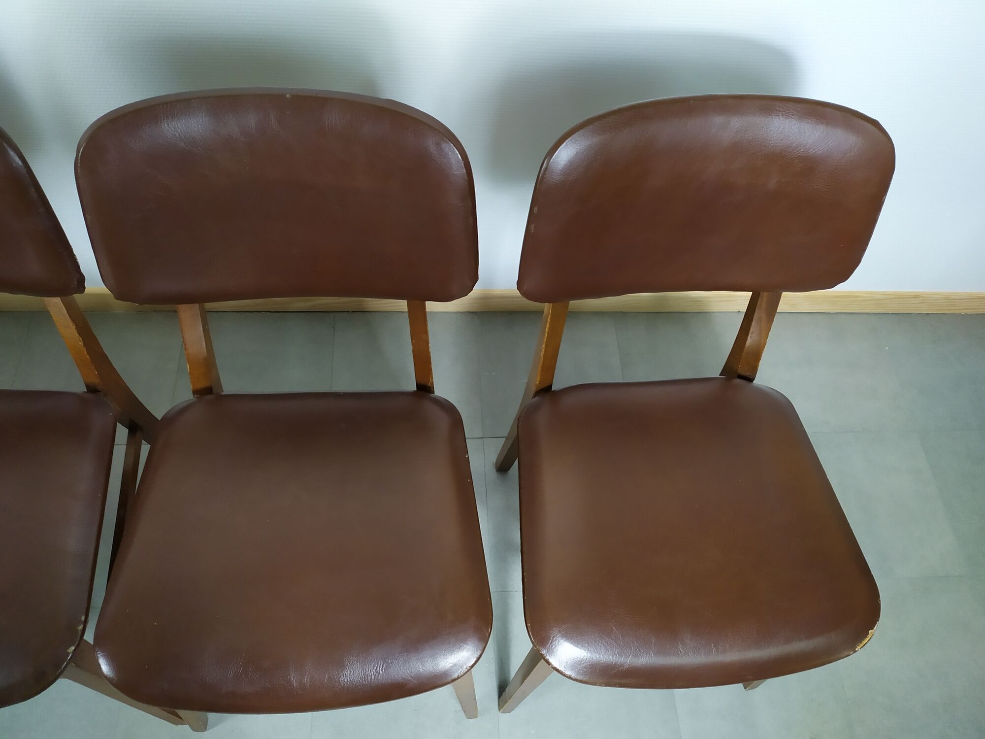 Suite de 6 chaise bois skaï marron brus vintage année 50 - 60