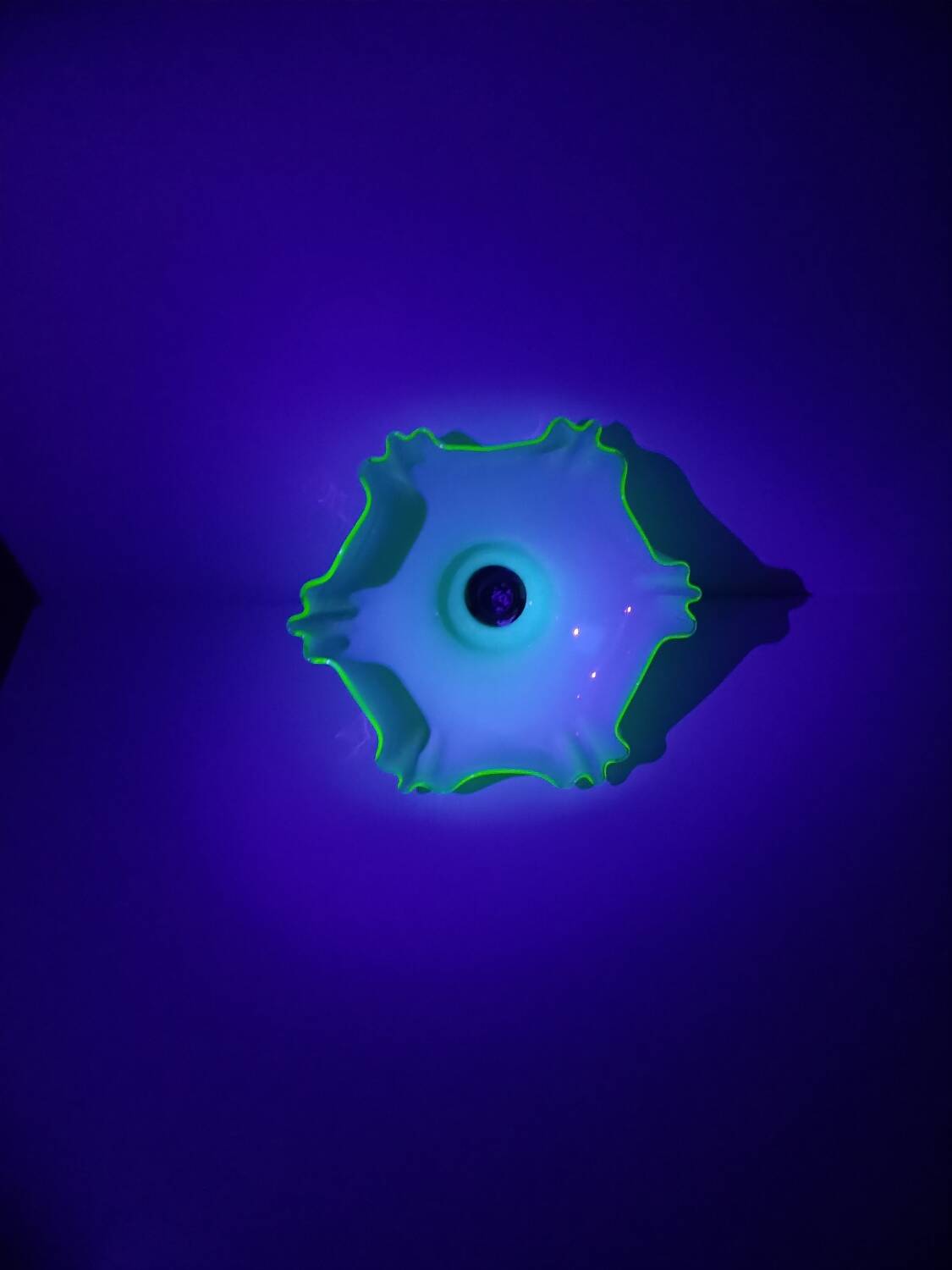 Beige opaline ceiling light in uraline