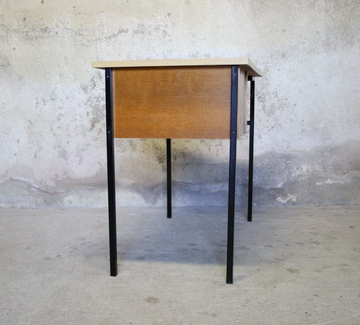 Vintage modernist office