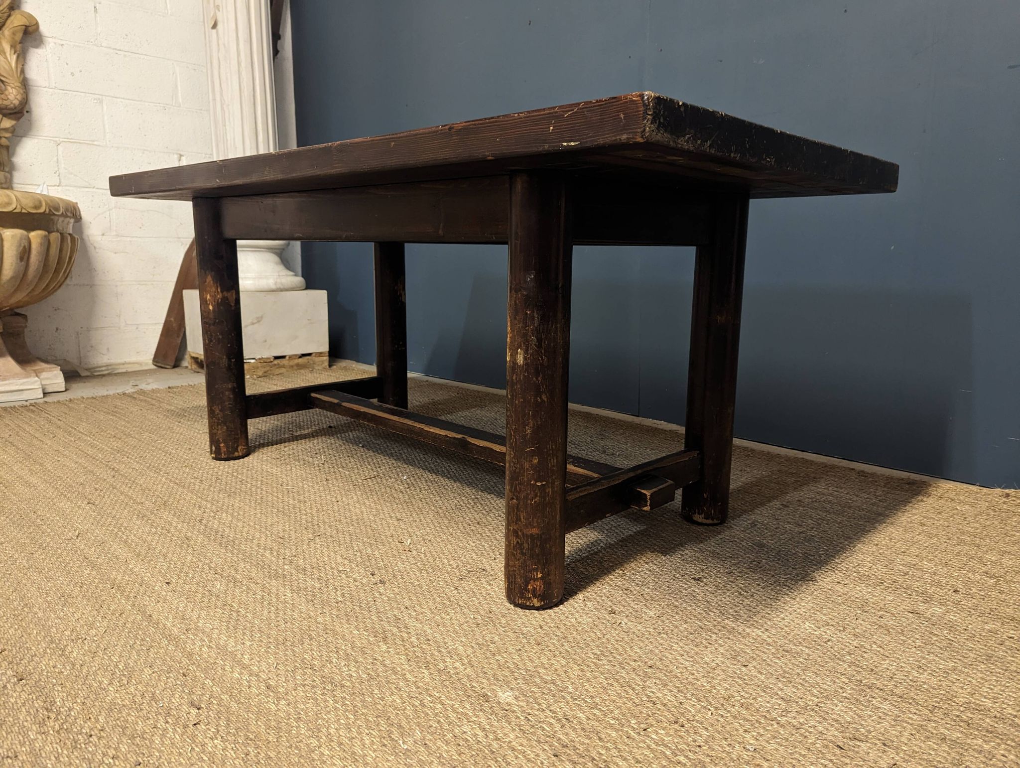 Table de Georges Robert en pin massif