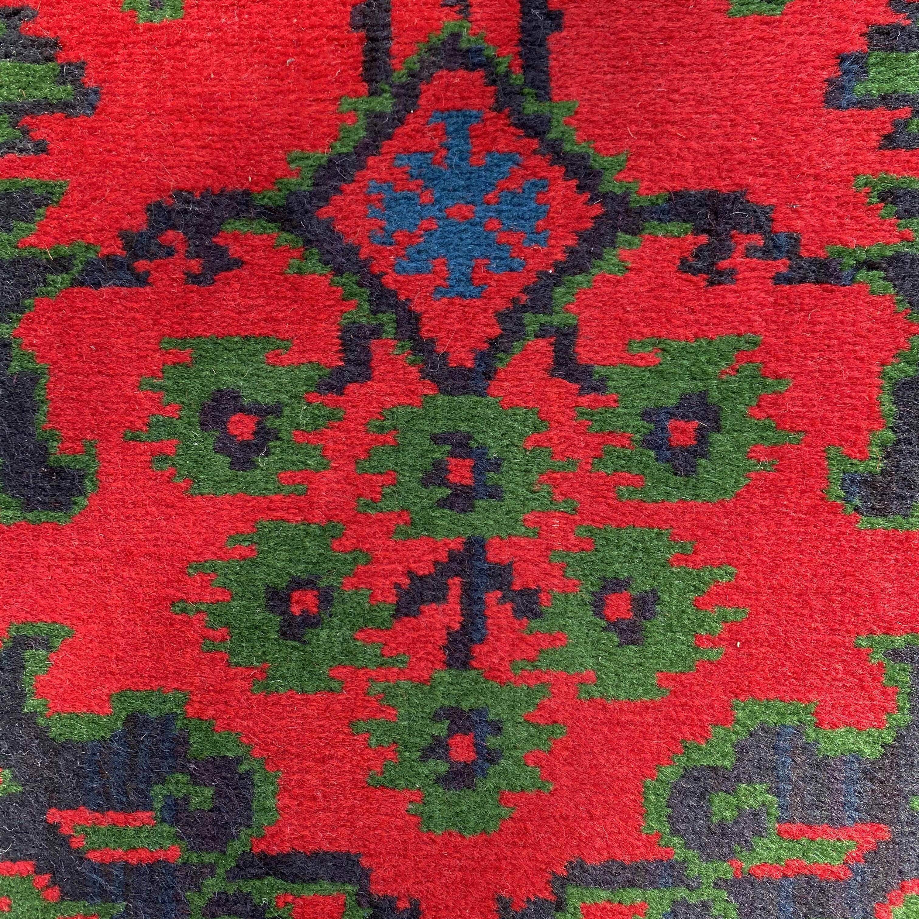 Hallway carpet 72x209 cut