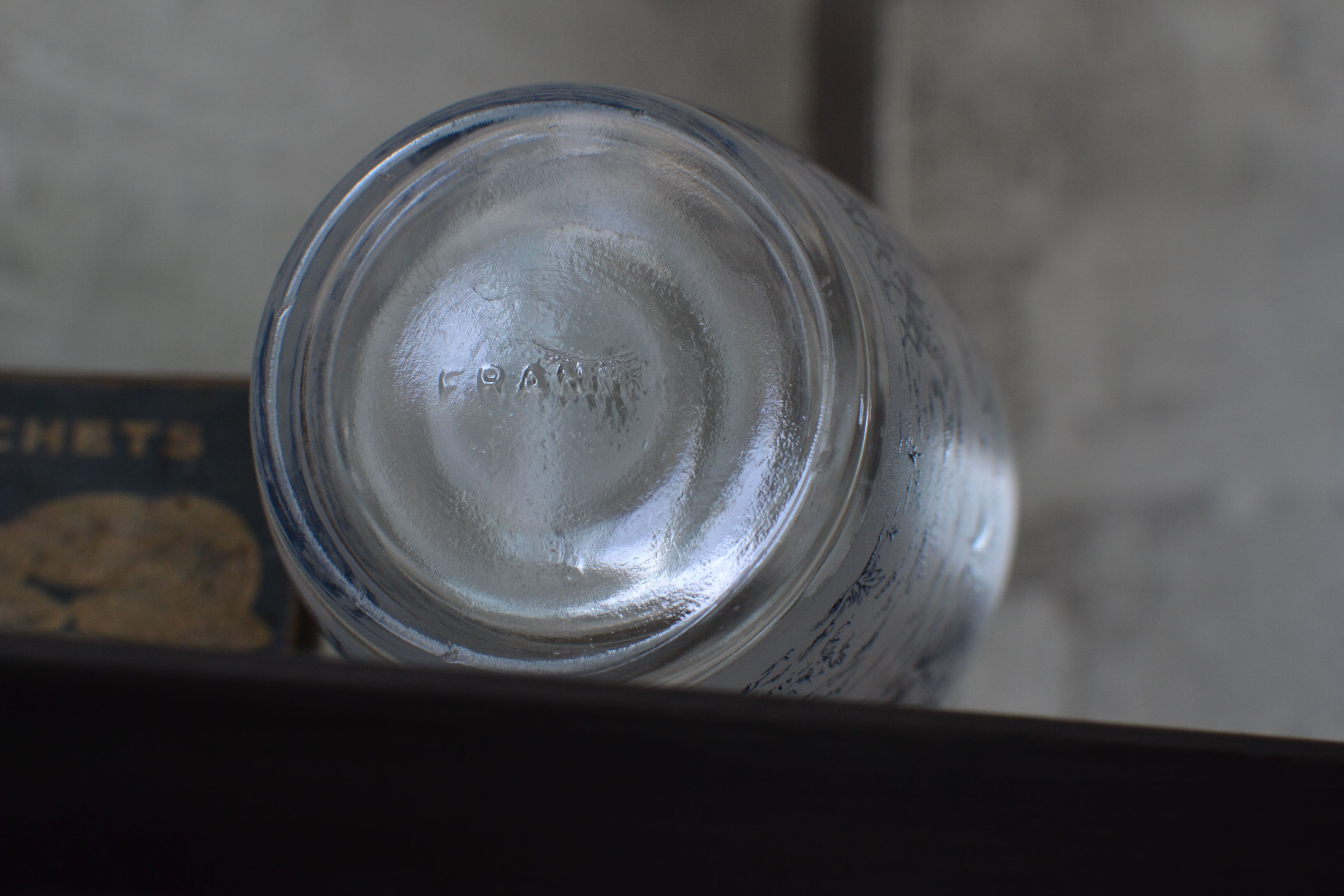 Carafe style toile de Jouy