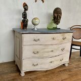 Commode galbée en chêne fin XVlllème