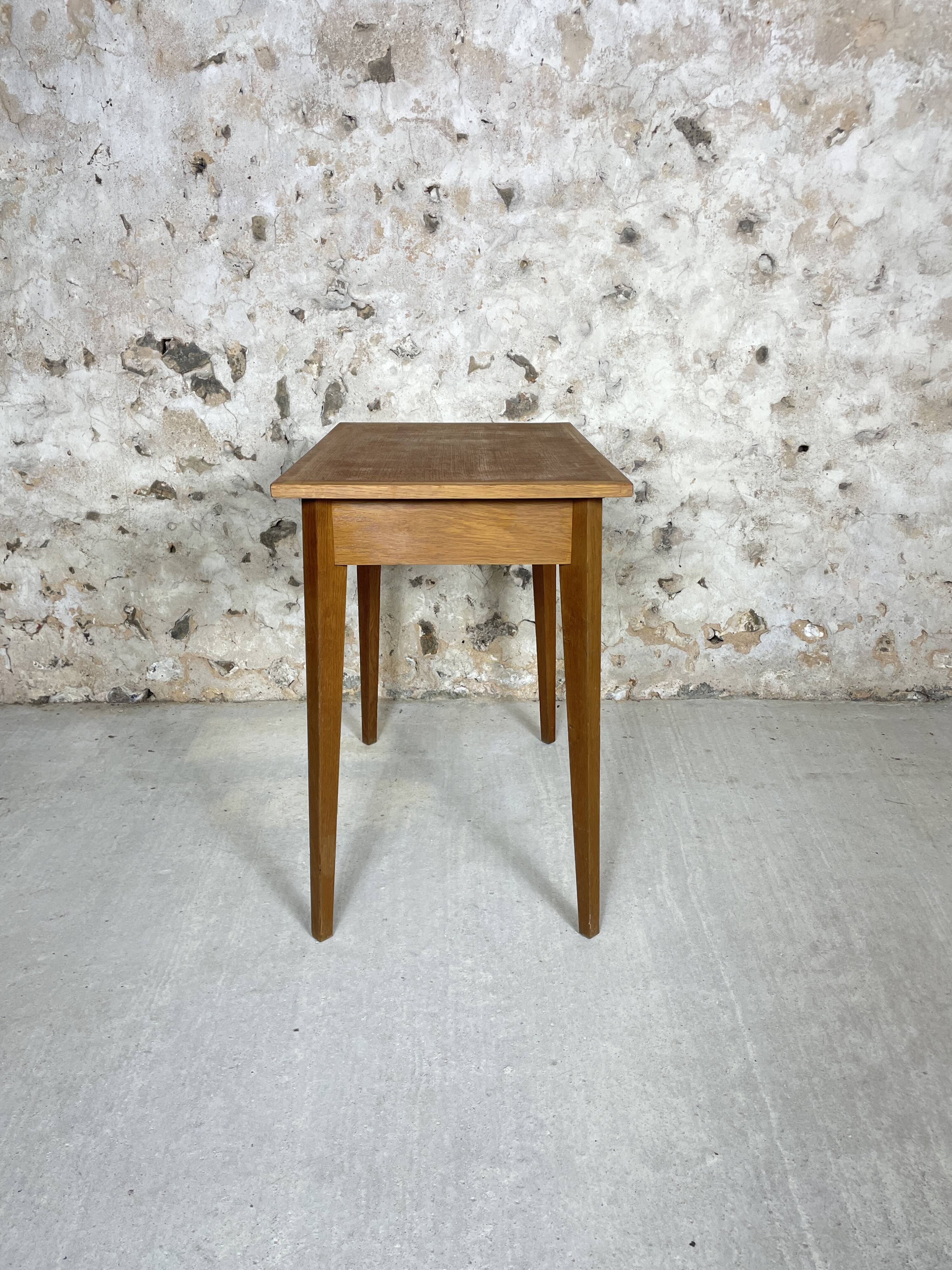 Bureau pieds compas