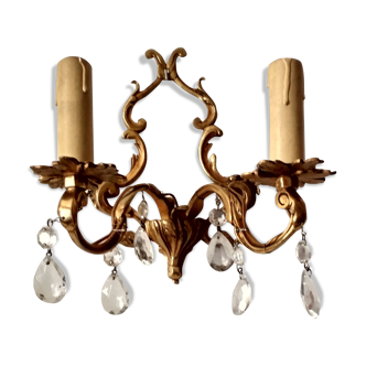 Applique murale de style rococo en bronze doré et pampilles en cristal
