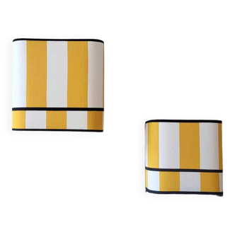 La divine – yellow deckchair striped wall light (small model).