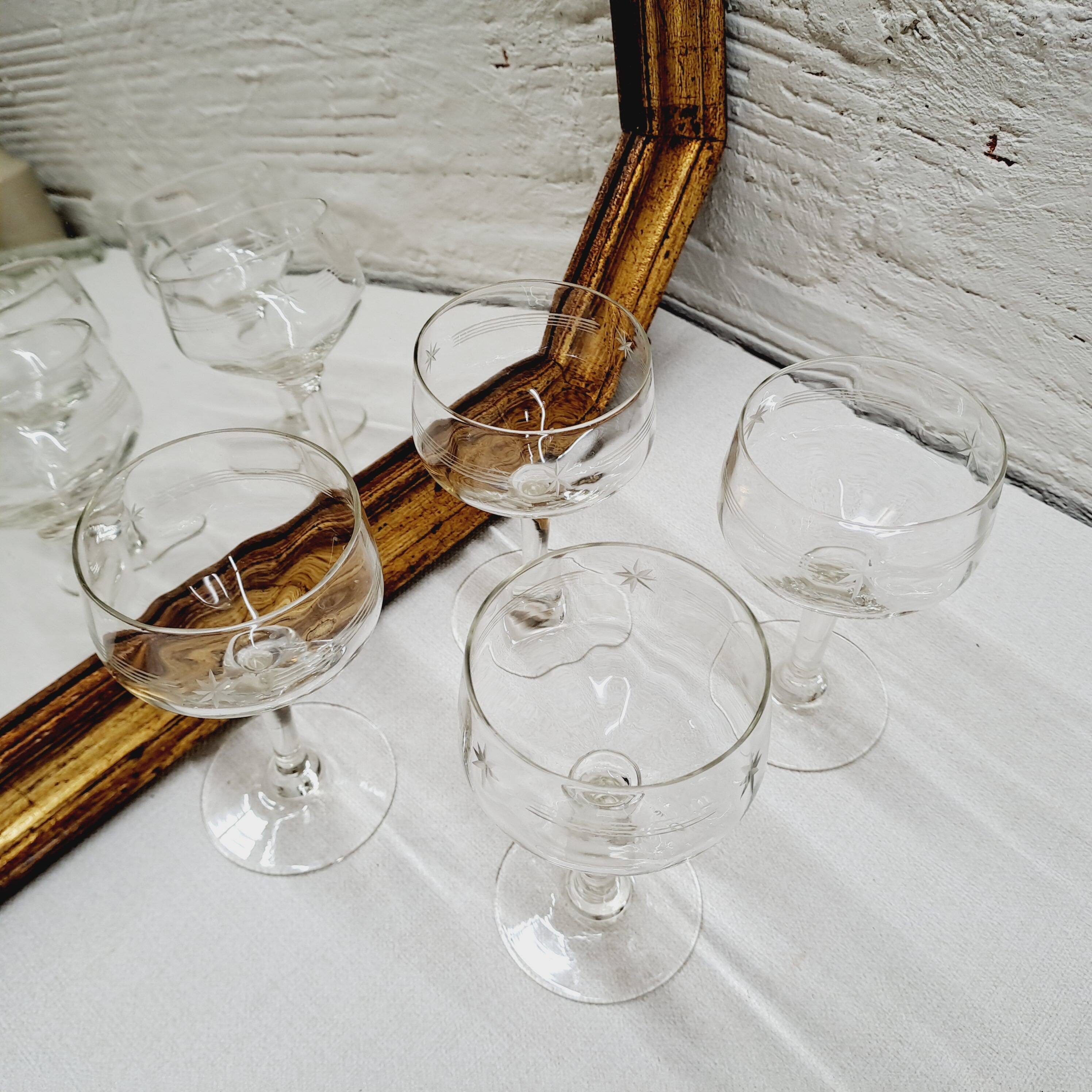 Set of 4 star wine glasses