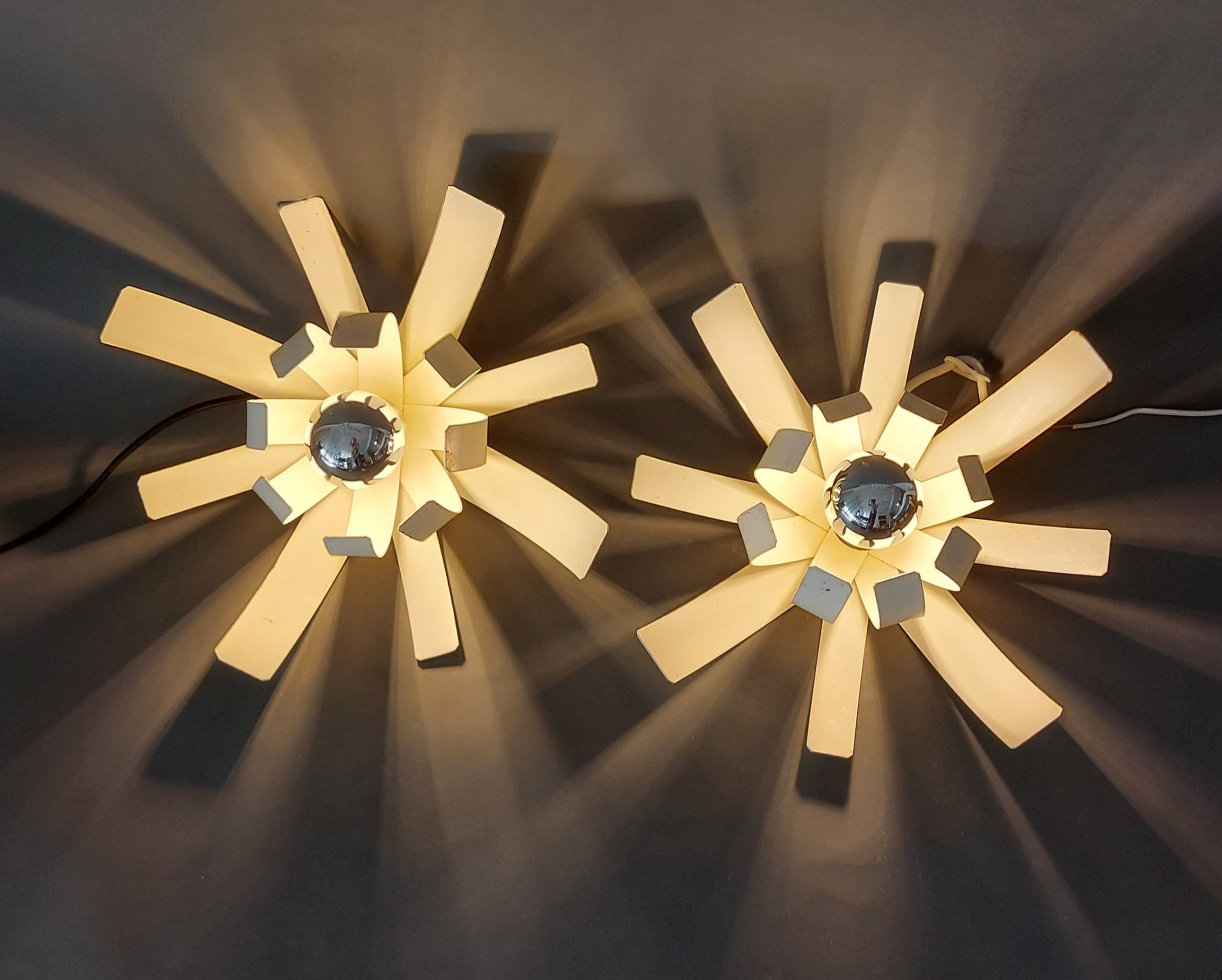 Pair of white lacquered steel sconces by Michel Boyer for Oxam circa 1970.
