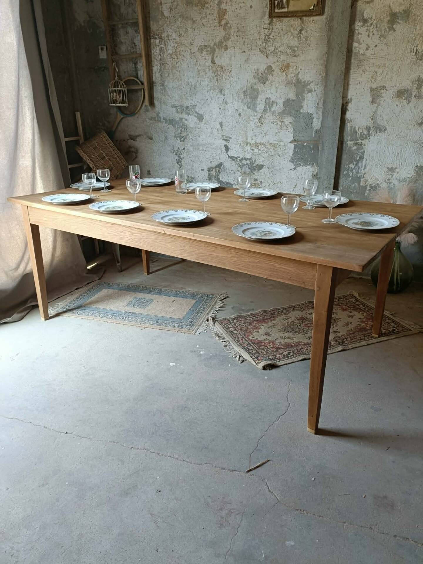 Farm table