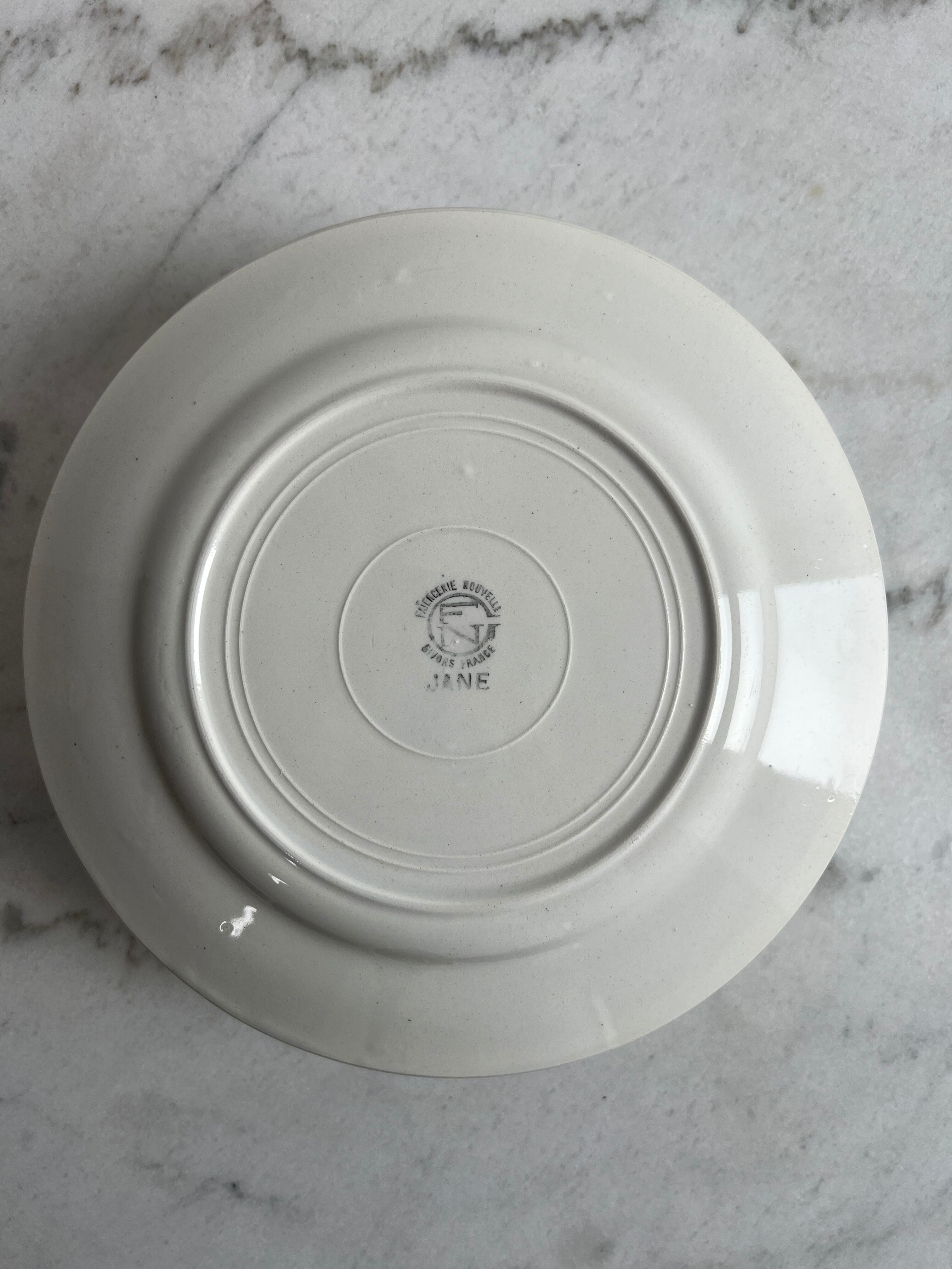 Lot 8 flat plates in excellent condition - New Givors