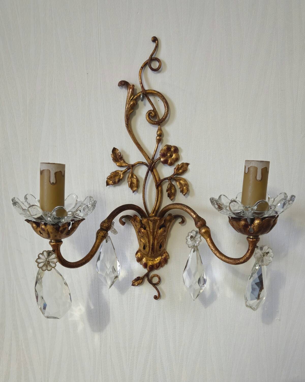 Wall sconce with pendants in Louis XV style