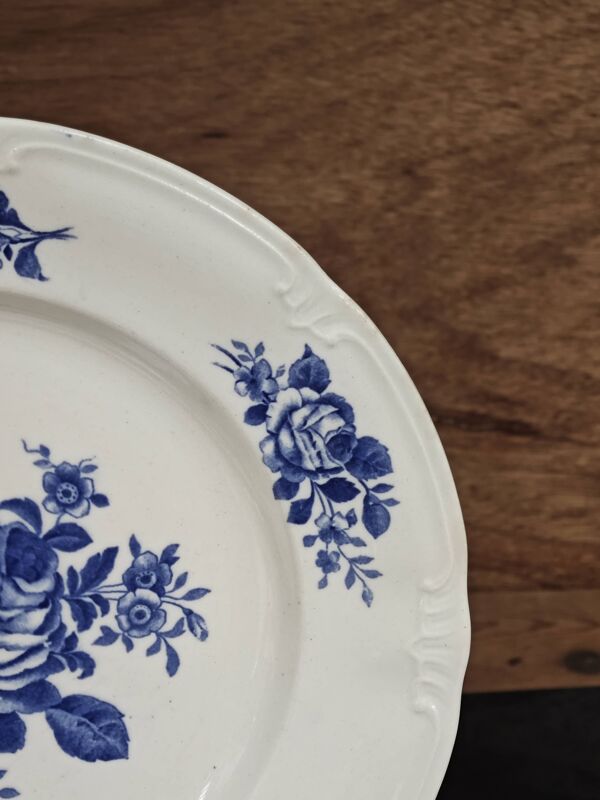 Lot de 8 assiettes plates en faïence de Boch Frères La Louvière ''Rohdia