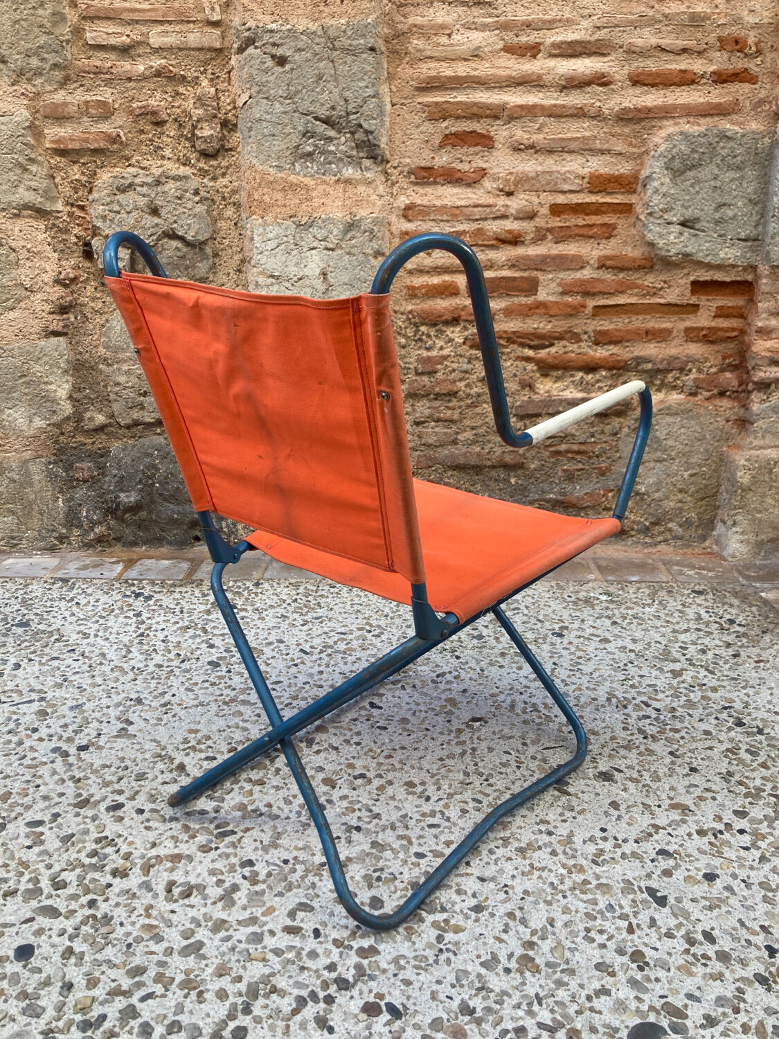 Folding camping chair