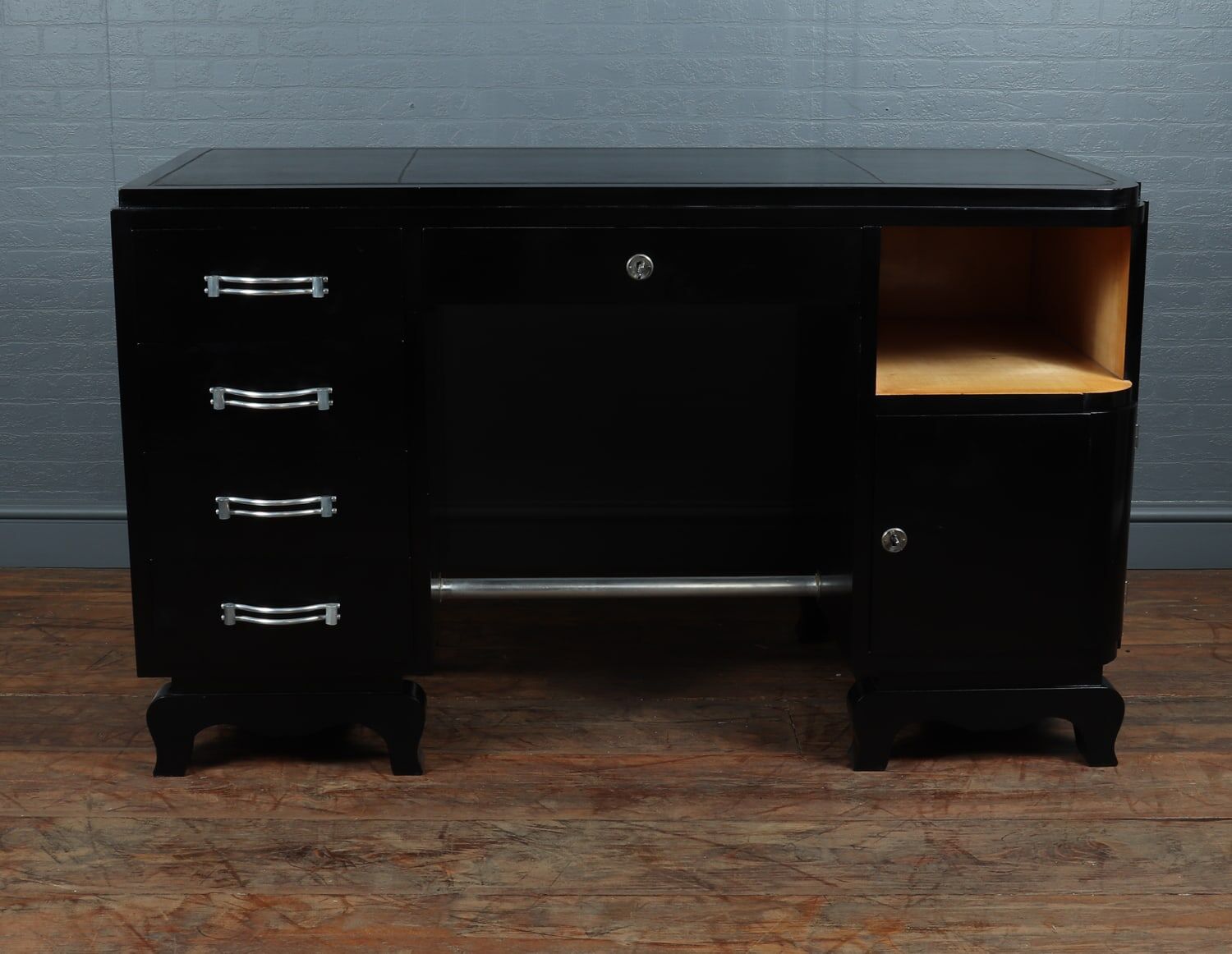 Art deco desk in black piano lacquer