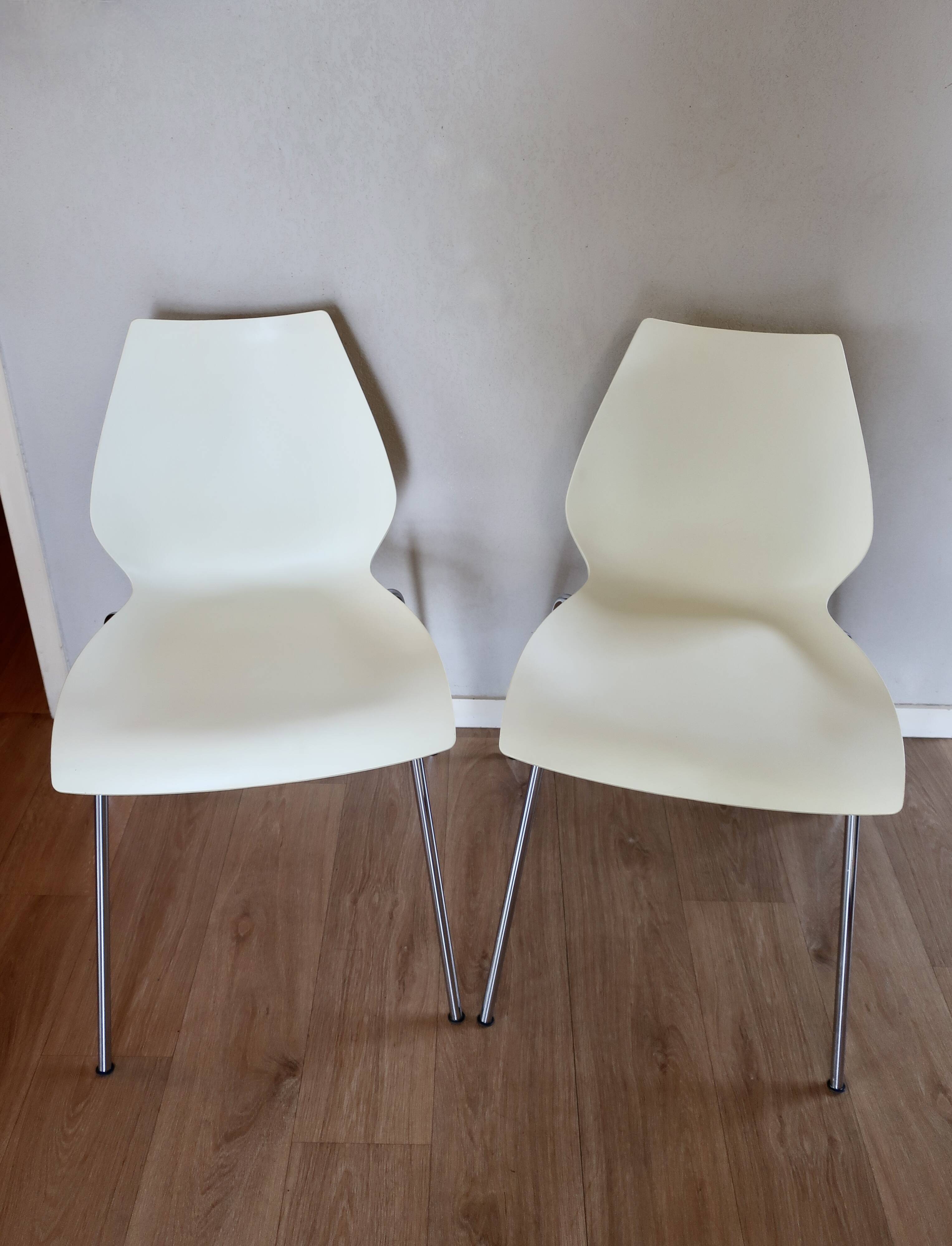 2 Maui chairs designed by Vico Magistretti for Kartell, in very good condition.