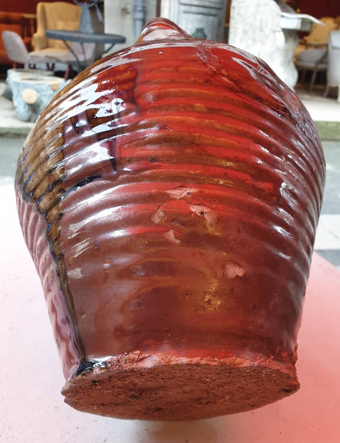 Varnished terracotta pitcher from the 19th century.